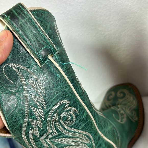 Justin boots SIZE 8 1/2 B - Picture 10 of 17